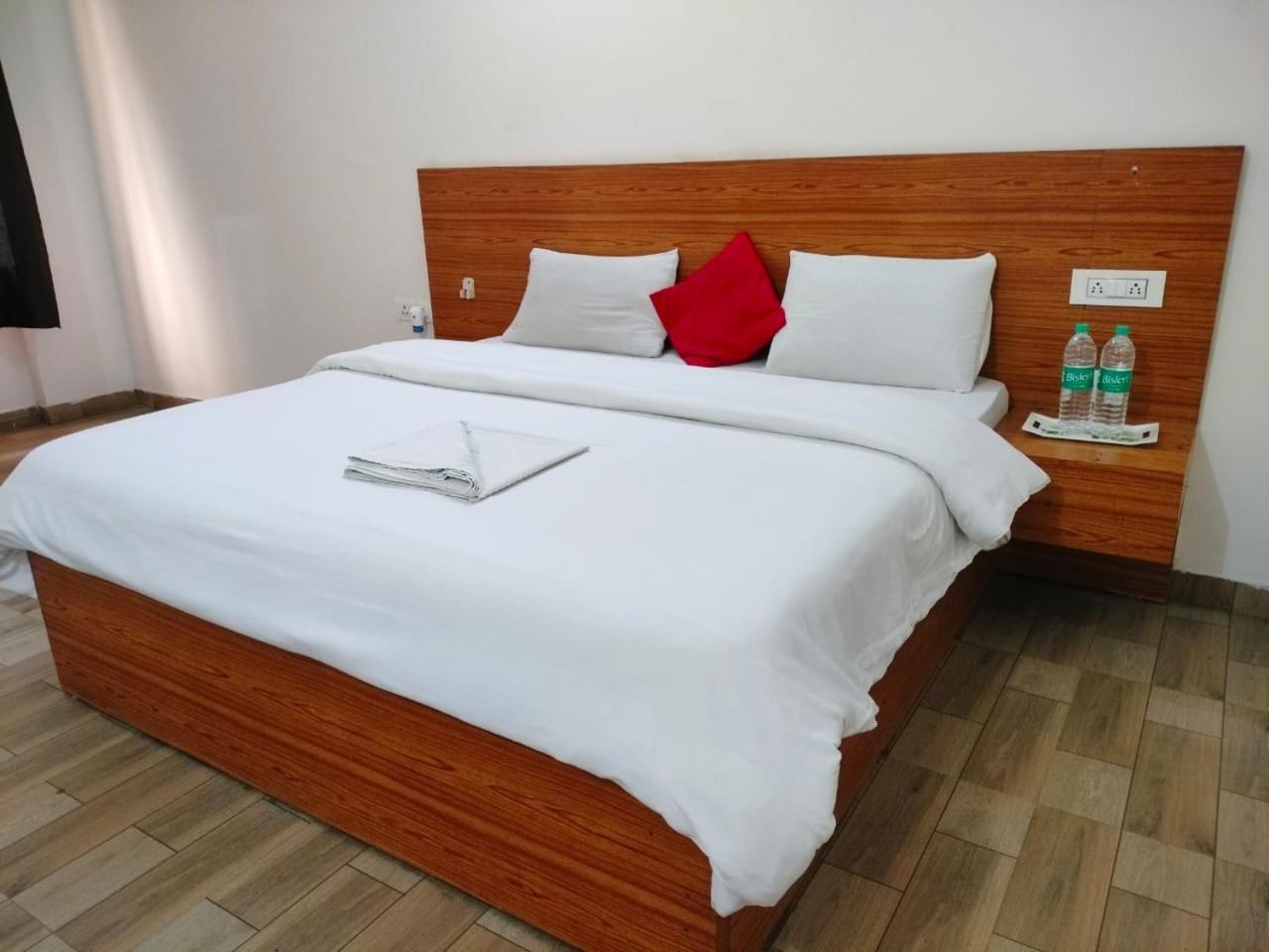 The Rejoice Hotel & Guesthouse Greater Noida Exterior foto