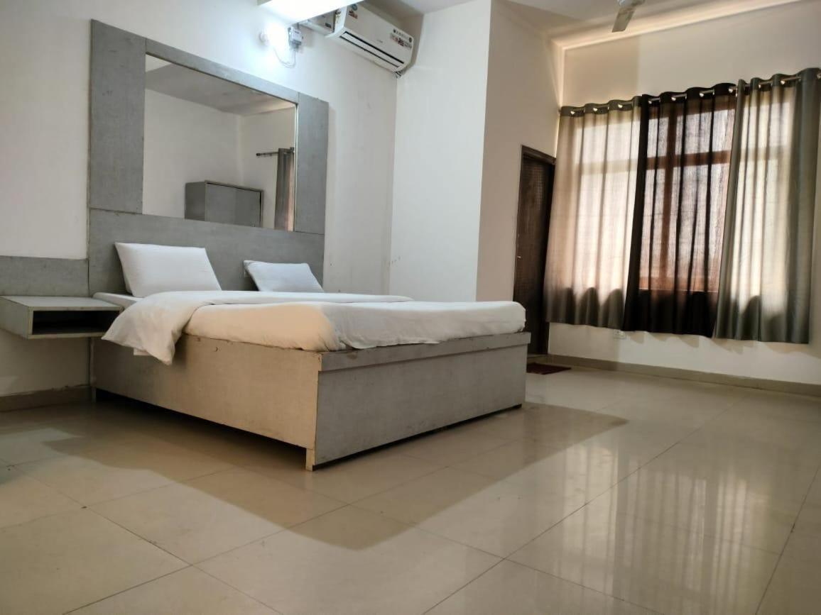 The Rejoice Hotel & Guesthouse Greater Noida Exterior foto